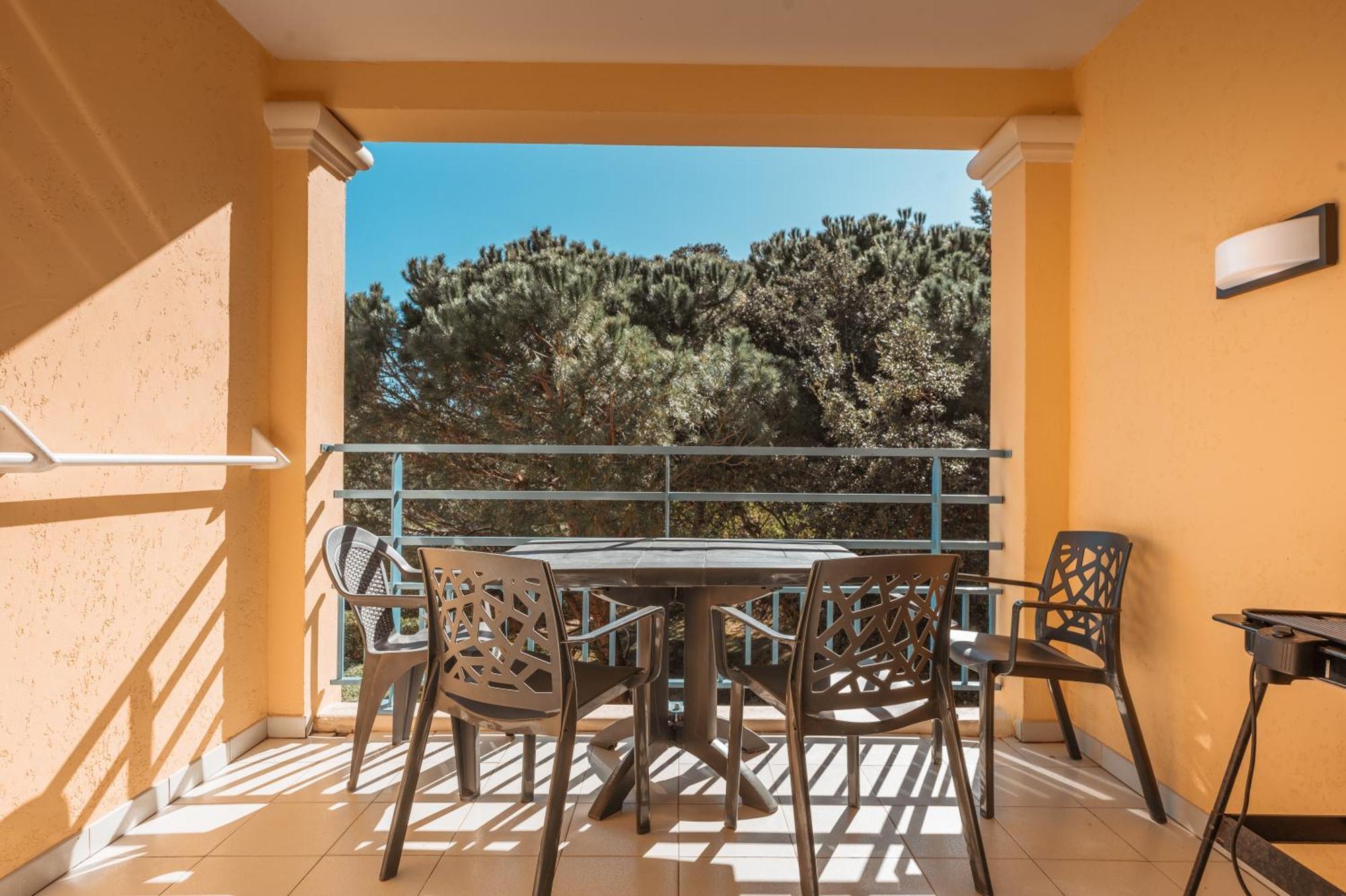 Le De Giens Apartment
